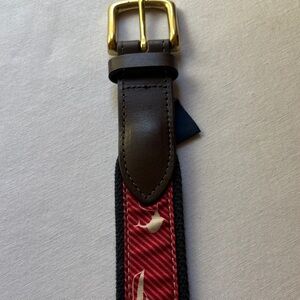 Vineyard Vines Black and Red Belt with fishing scene - size 32